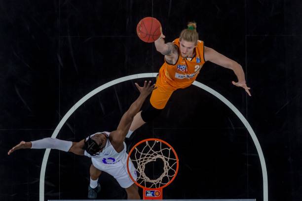 为正成为年 为正成为年