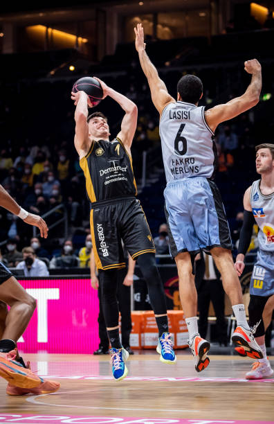 练而受伤甚 练而受伤甚