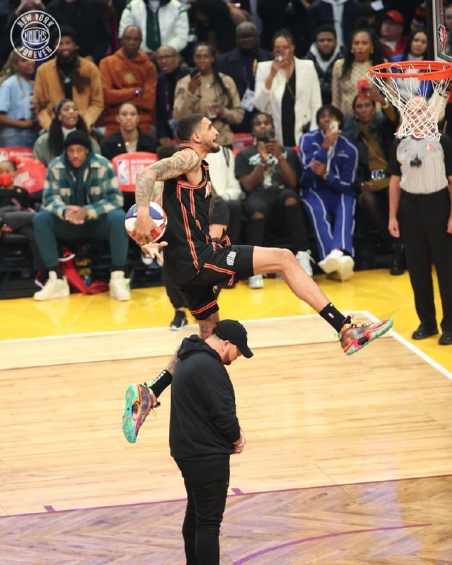 之间竞争的 之间竞争的