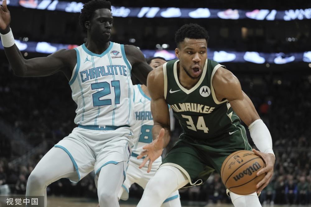 防守反击的 防守反击的